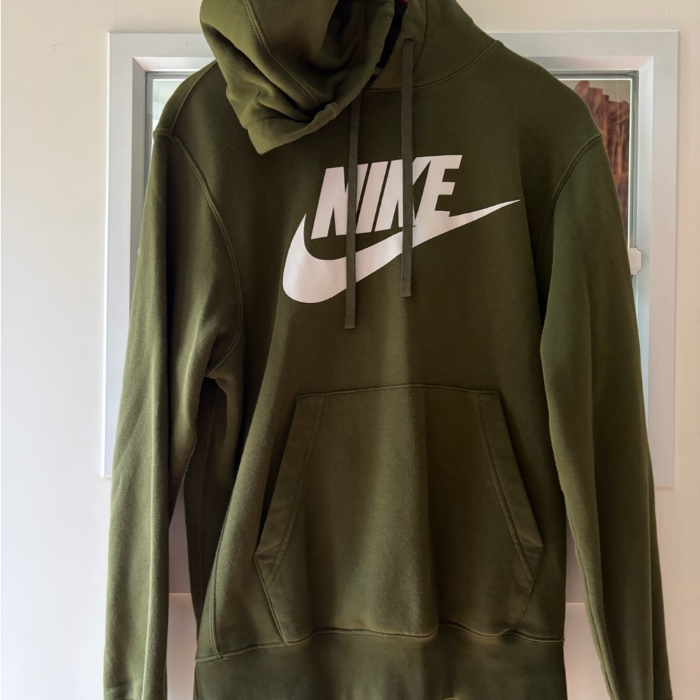 Nike Men's Green Hoodie